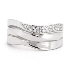 Silberring mit Zirkonen