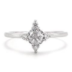 Silberring mit Zirkonen