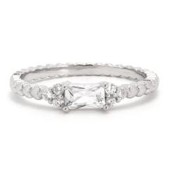 Silberring mit Zirkonen