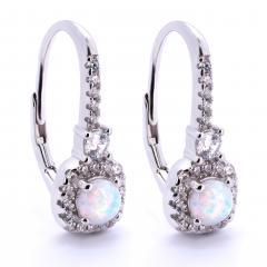 Silberne Ohrringe mit weißem Opal und Zirkonen